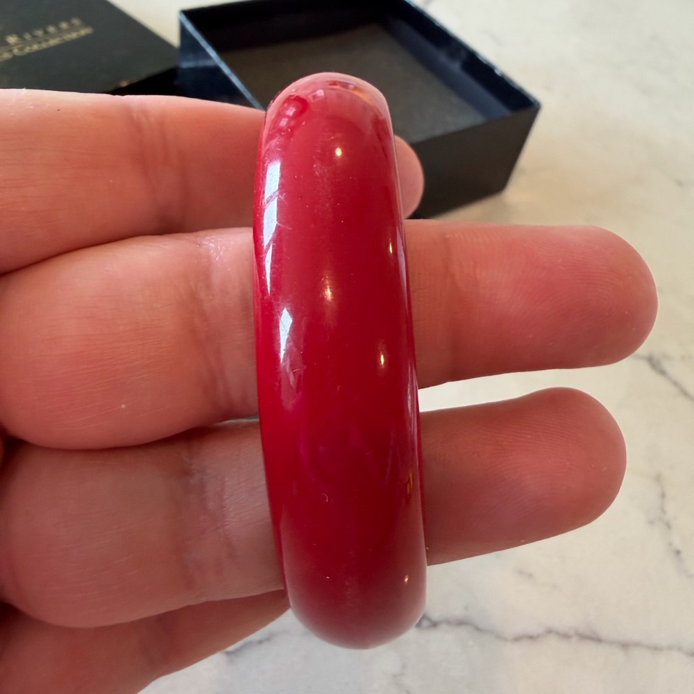 Joan Rivers Classics Collection Red Lucite Bangle With Original Box - Picture 3 of 7